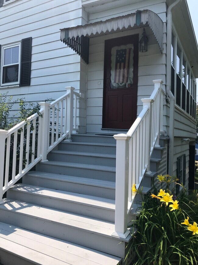 Building Photo - 31 Church St