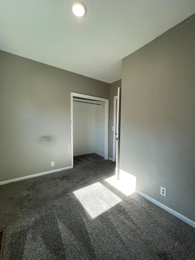 Building Photo - 816 Congress St