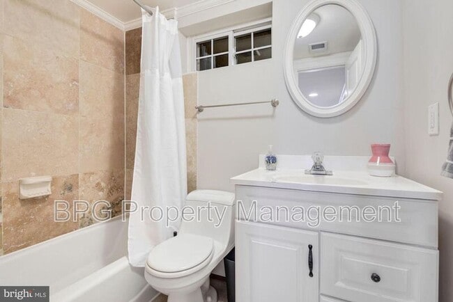 Building Photo - 431 Manor Pl NW