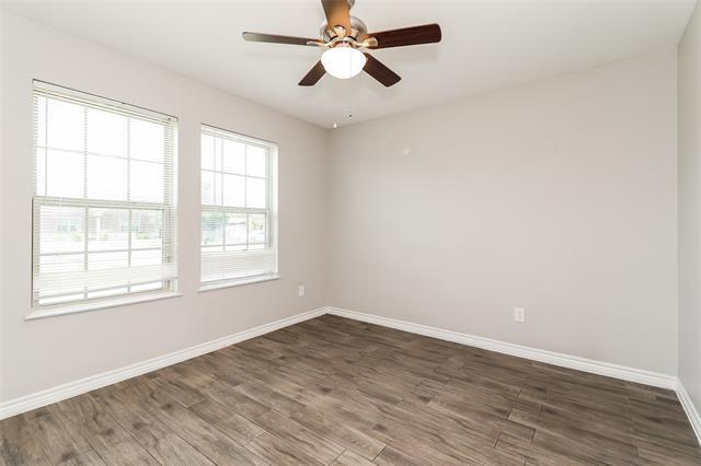 Building Photo - 623 Green Mound Dr