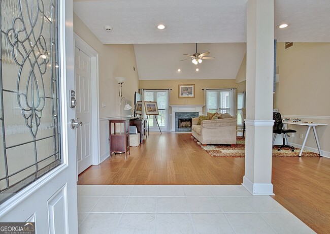Building Photo - 304 Lamella Ln