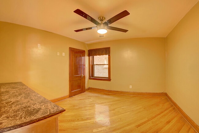 Building Photo - 4310 S Sawyer Ave