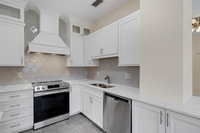 Building Photo - 934 Vistabula St