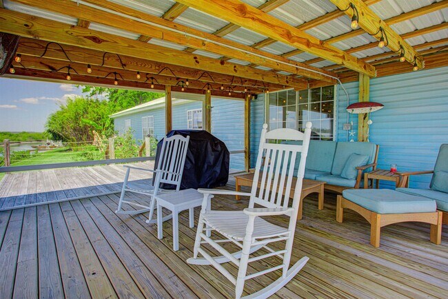 Building Photo - 6347 Salado Rd