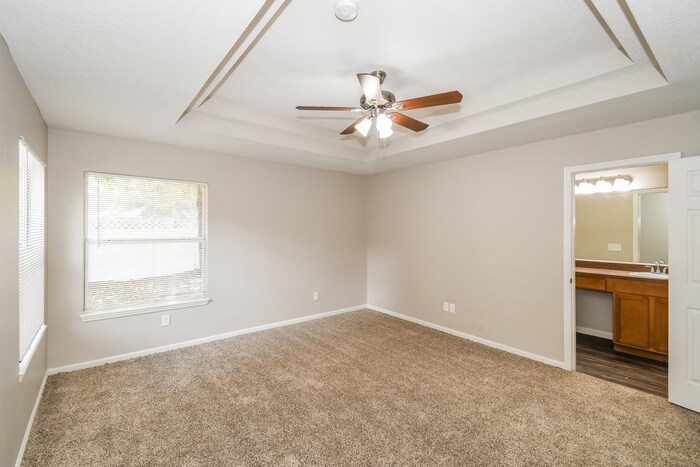 Building Photo - 10884 Campus Heights Ln