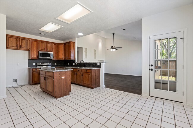 Building Photo - 1602 Winston Homestead Dr