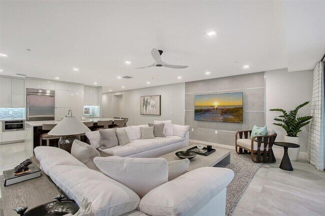 Building Photo - 650 Golden Gate Point