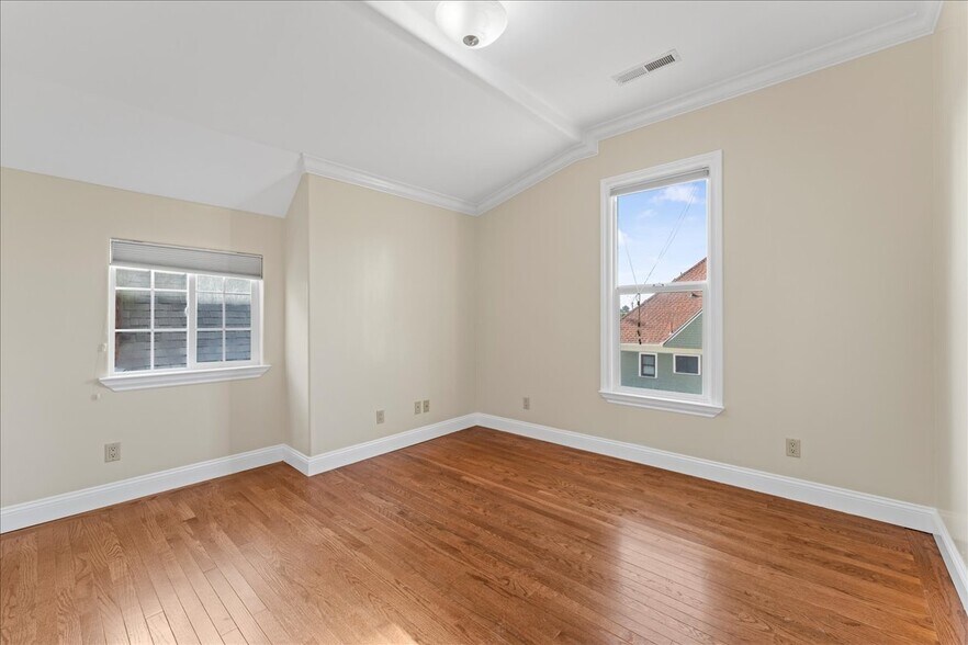 Building Photo - 2117 Ashby Ave