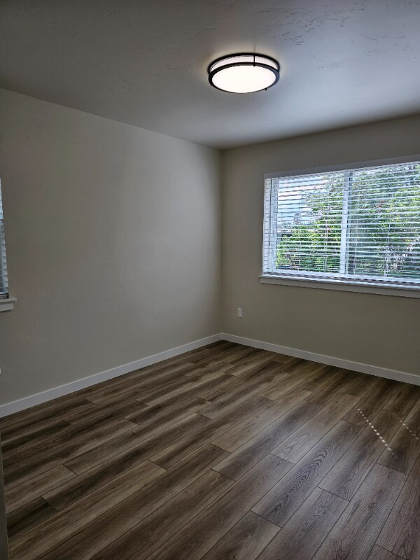 Building Photo - 102 Eighth Ave W