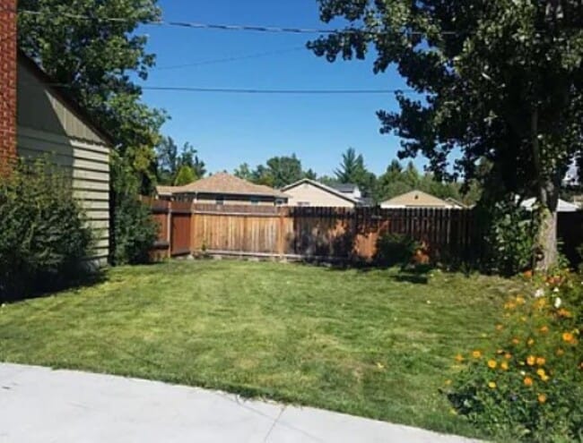 Building Photo - 817 W Highland St