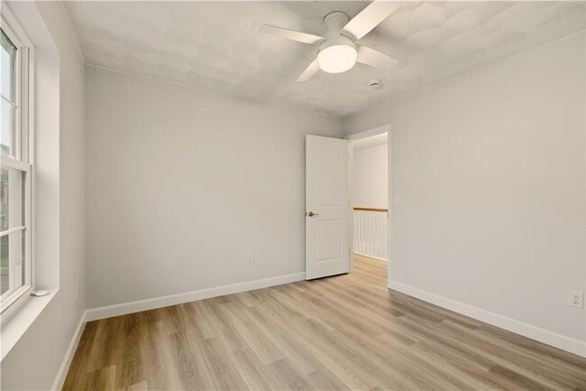 Building Photo - 45 Windsor Rd