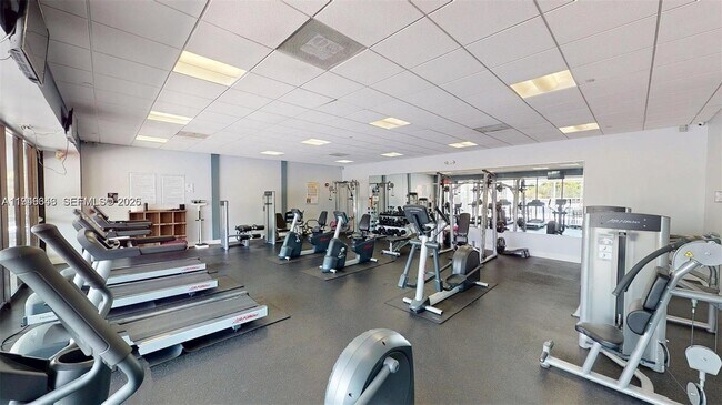 Building Photo - 3625 N Country Club Dr