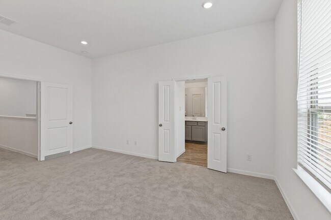 Building Photo - 4127 Balboa Dr