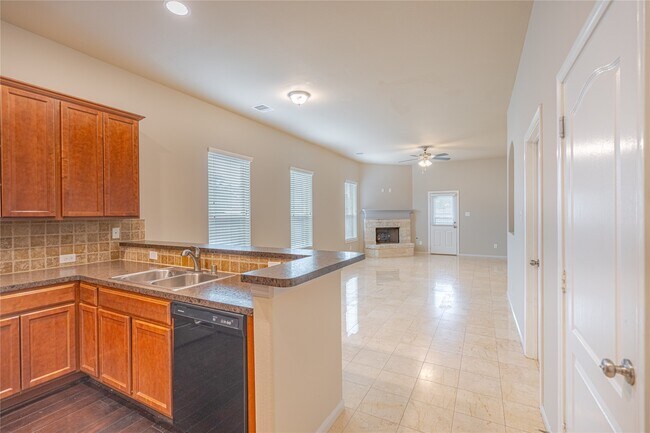 Building Photo - 28514 Lockeridge Springs Dr