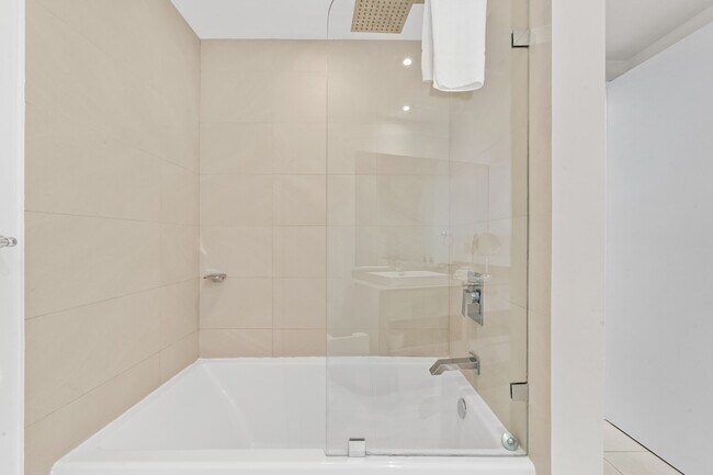 Building Photo - 4111 S Ocean Dr