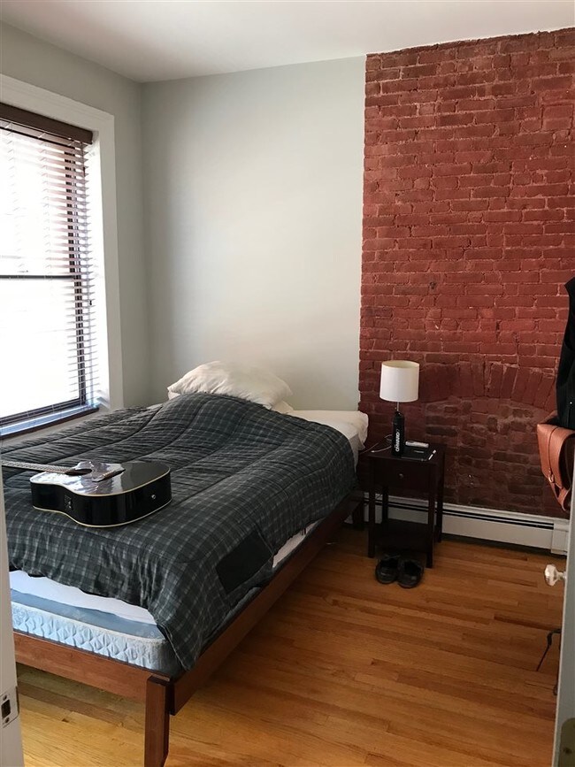 Building Photo - 315 Willow Ave