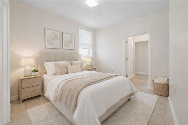 Building Photo - 2215 N Galvez St