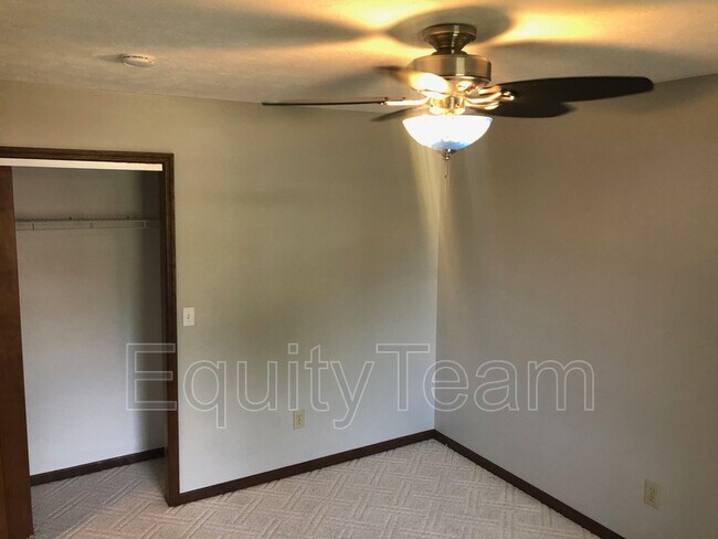 Building Photo - 7404 Timberview Dr