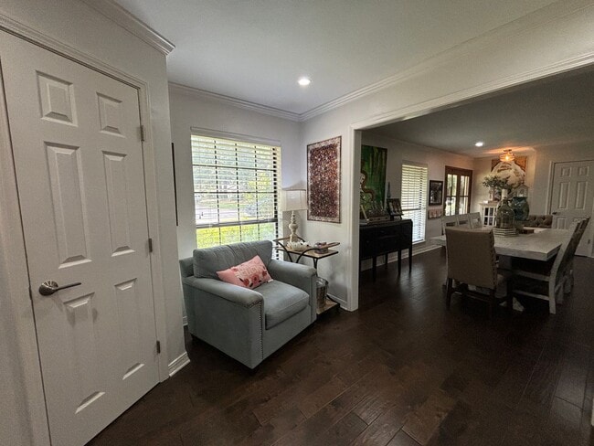 Building Photo - ELLERBE ROAD ESTATES BEAUTY