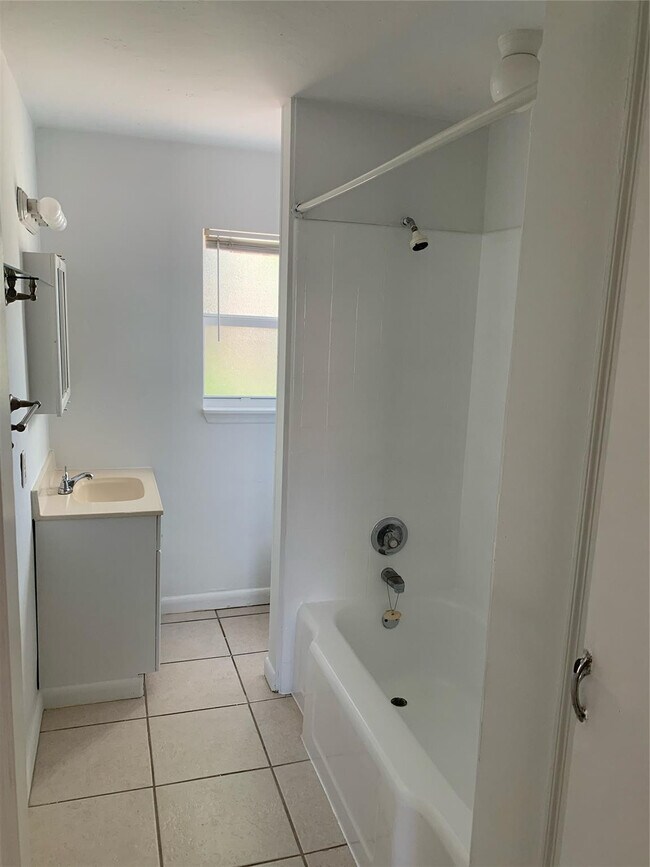 Building Photo - 301 S Ocean Blvd