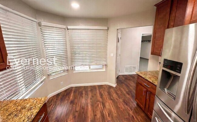 Building Photo - 4936 Creekwood Dr