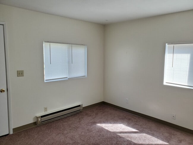 Building Photo - 1518 T Ave