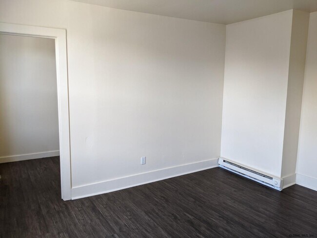 Building Photo - 84 Main St