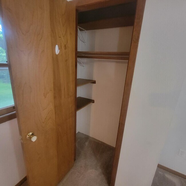 Building Photo - 1011 Lincoln St