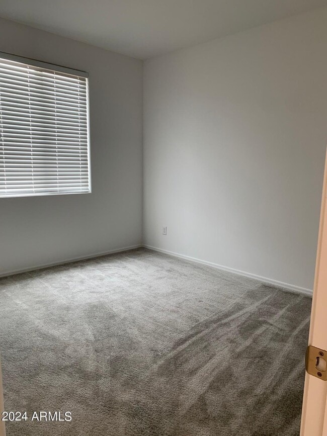 Building Photo - 345 E Caribbean Dr