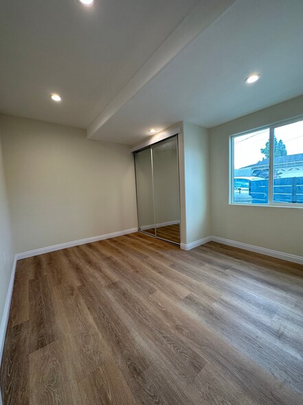 Building Photo - 9551 Cordero Ave