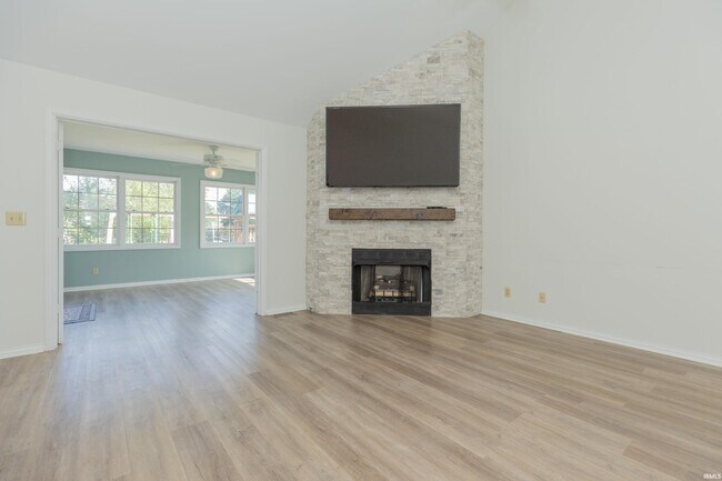 Building Photo - 2644 Waterstone Dr