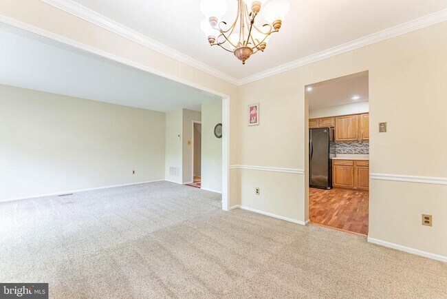 Building Photo - 11 Chateau Cir