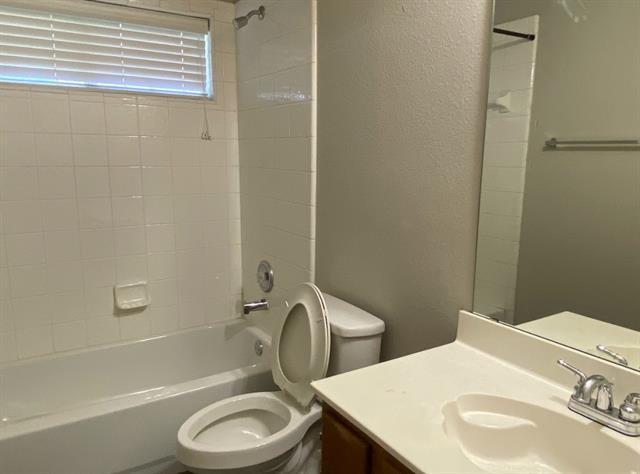 Building Photo - 2645 Red Spruce Dr