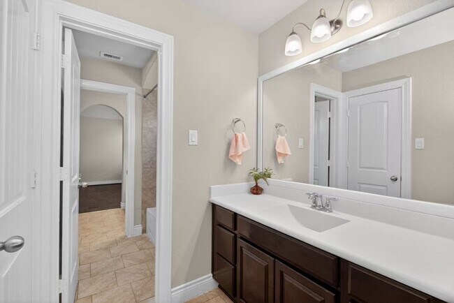 Building Photo - 25610 Fleming Lodge Ln