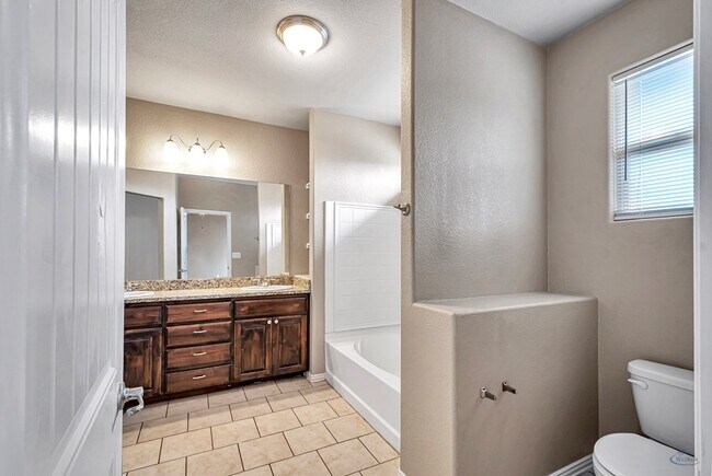 Building Photo - 5 Brooks Ranch Rd