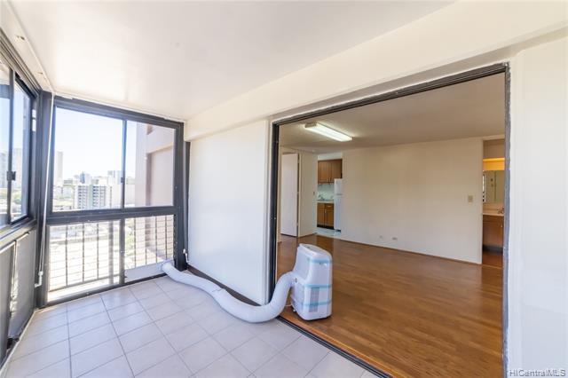 Building Photo - 1415 Liholiho St