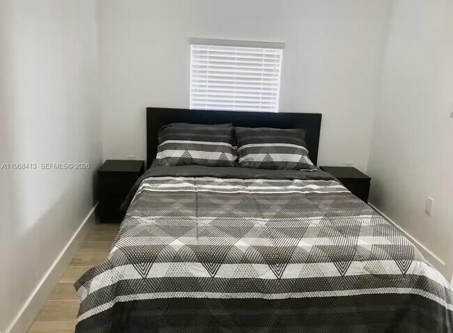 Building Photo - 500 NW 43rd Ct