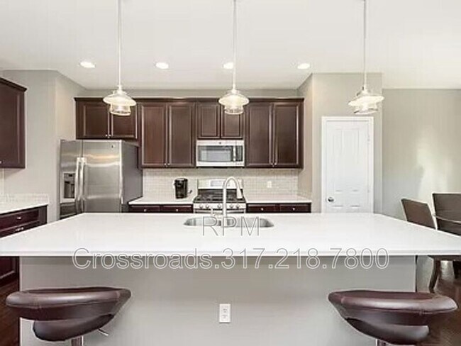 Building Photo - 9042 Mercer Dr