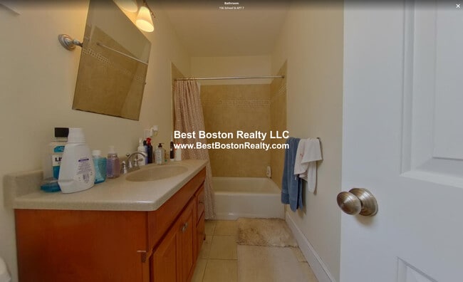 Building Photo - 156 School St