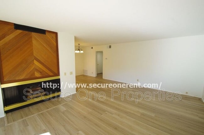 Building Photo - 31555 Lindero Canyon Rd