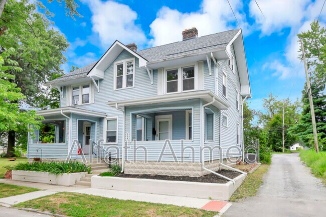 Building Photo - 294 Wyandotte Ave