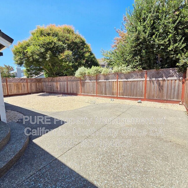 Building Photo - 1853 Sandstone Dr