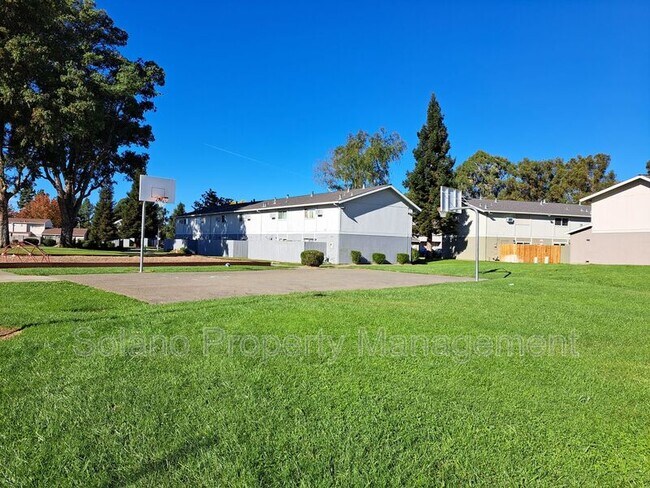 Building Photo - 145 Del Rey Ct