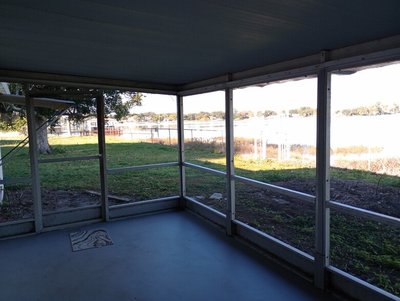 Building Photo - 7429 Lake Dr