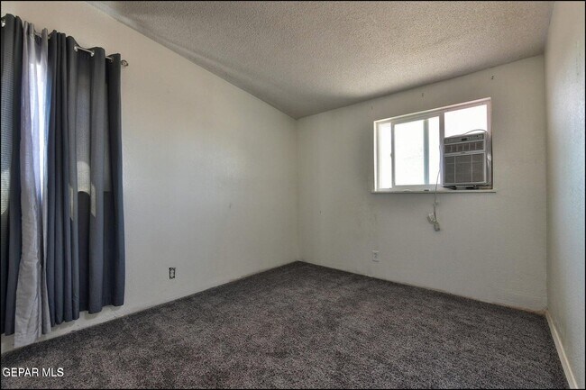 Building Photo - 5726 Dearborne Dr