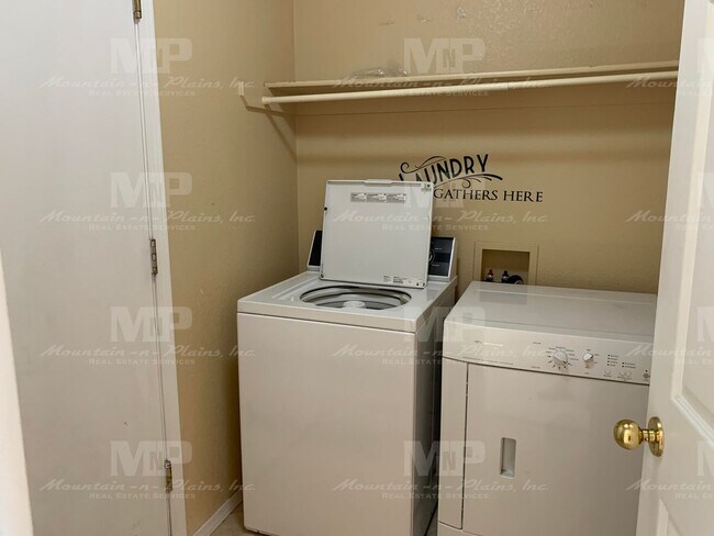 Building Photo - 714 Bentley Pl