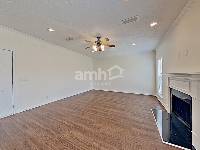 Building Photo - 747 Pantera Dr