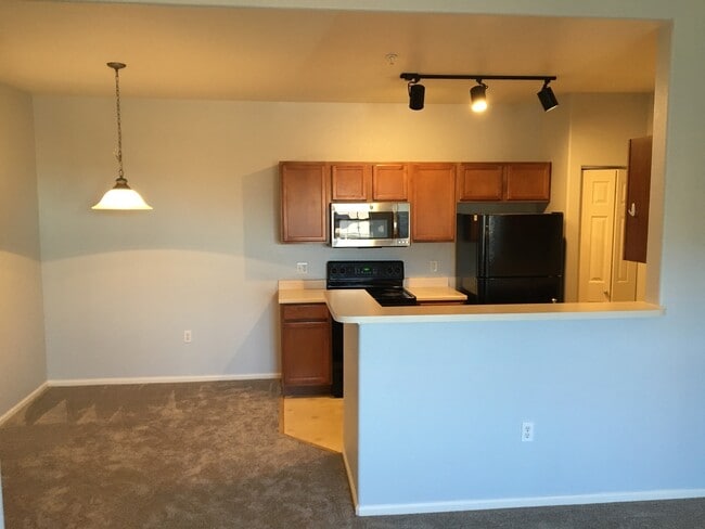 Building Photo - Beautiful Creekside at Parker Condominium!