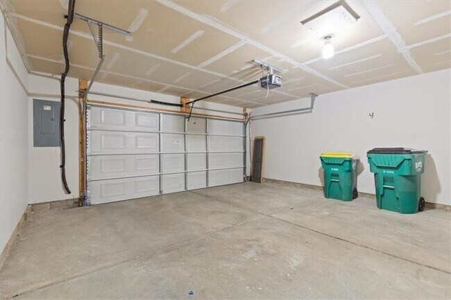 Building Photo - 172 Straughn Ln