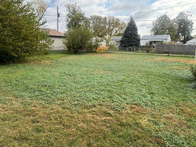 Building Photo - West-End Home with Garage & Large Backyard